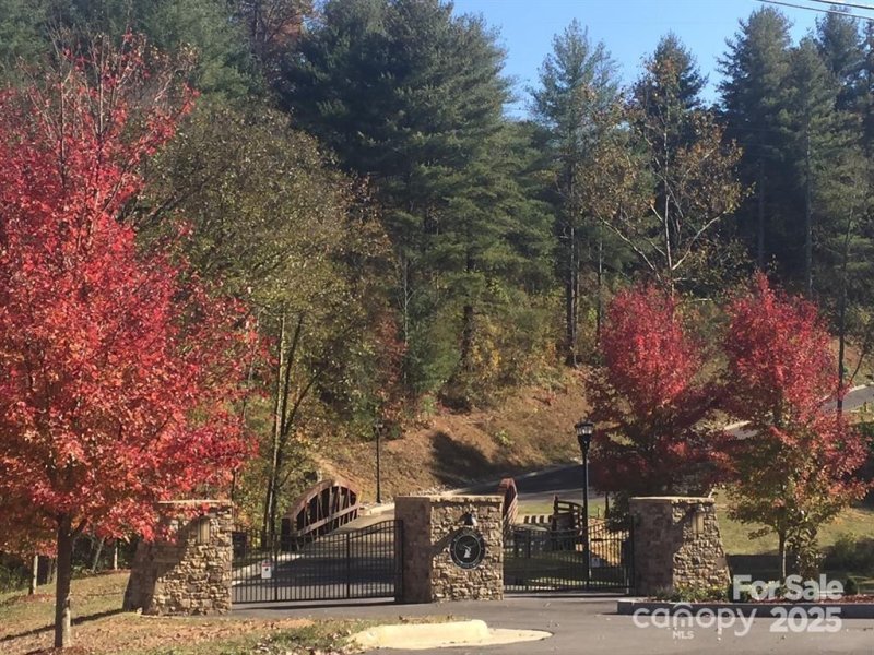 Property image 2 of 26 Erin Glen Court in The Crossings at Cane Creek, Fairview, NC 28730