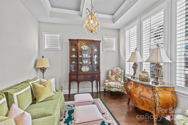 Property image 3 of 9750 Briarwick Lane in Southridge, Charlotte, NC 28277