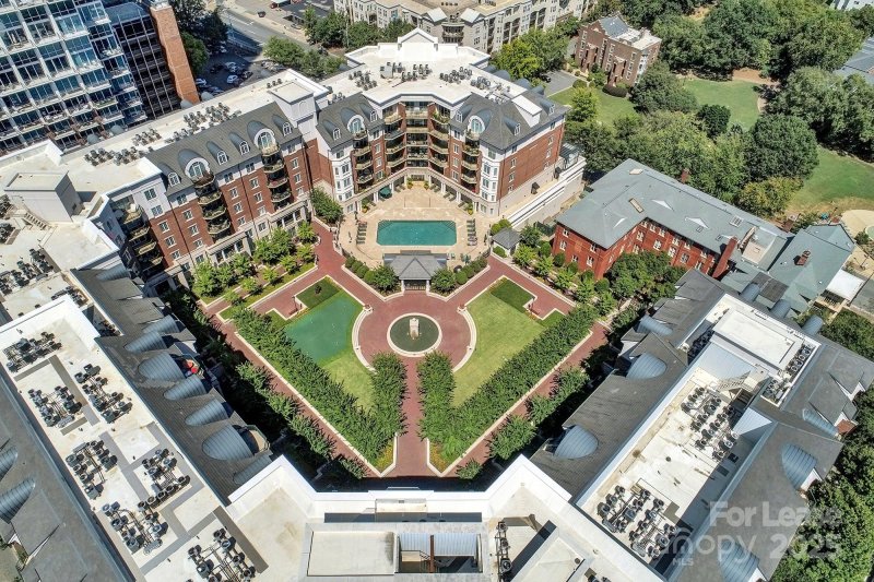 Property image 2 at 300 W 5th Street, Charlotte, NC 28202