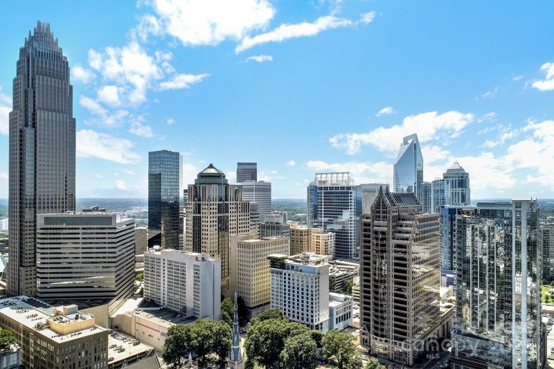 Property image 4 at 300 W 5th Street, Charlotte, NC 28202