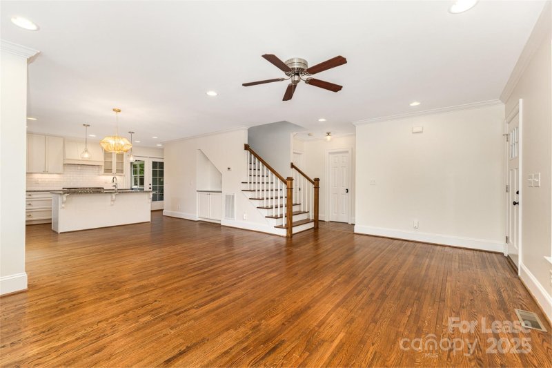 Property image 3 at 2340 Shenandoah Avenue, Charlotte, NC 28205