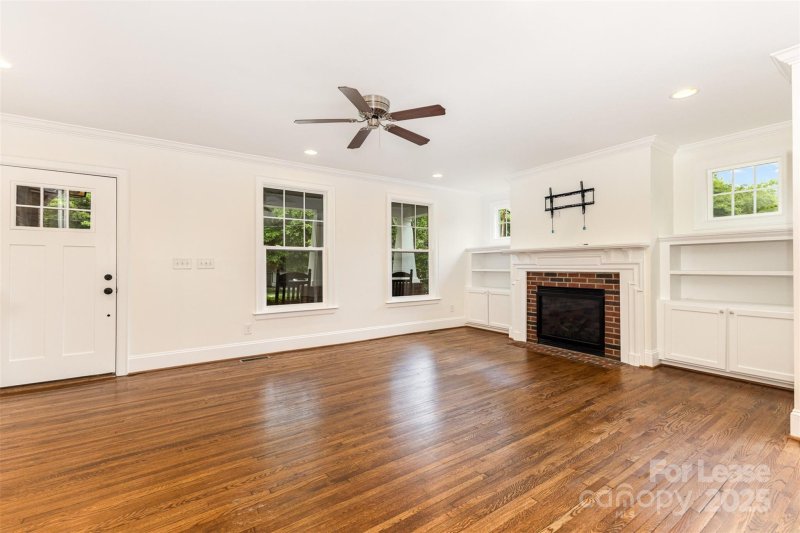 Property image 4 at 2340 Shenandoah Avenue, Charlotte, NC 28205