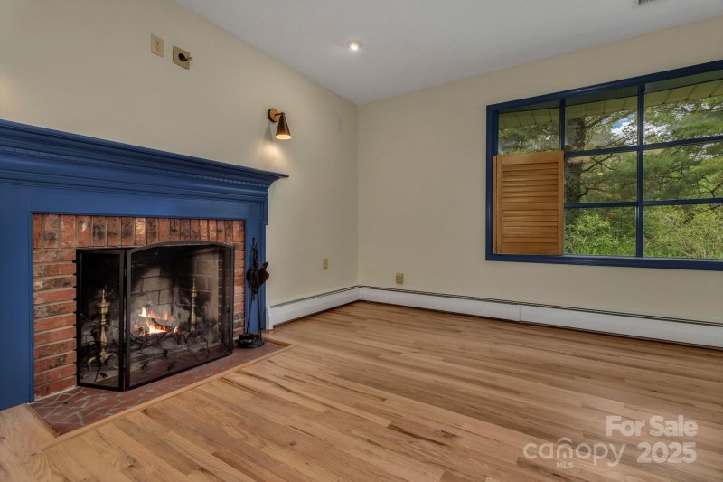 Property image 5 at 8 Chunns View Drive, Asheville, NC 28805