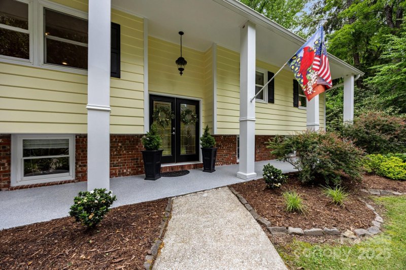 Property image 3 at 931 Indian Hill Road, Hendersonville, NC 28791