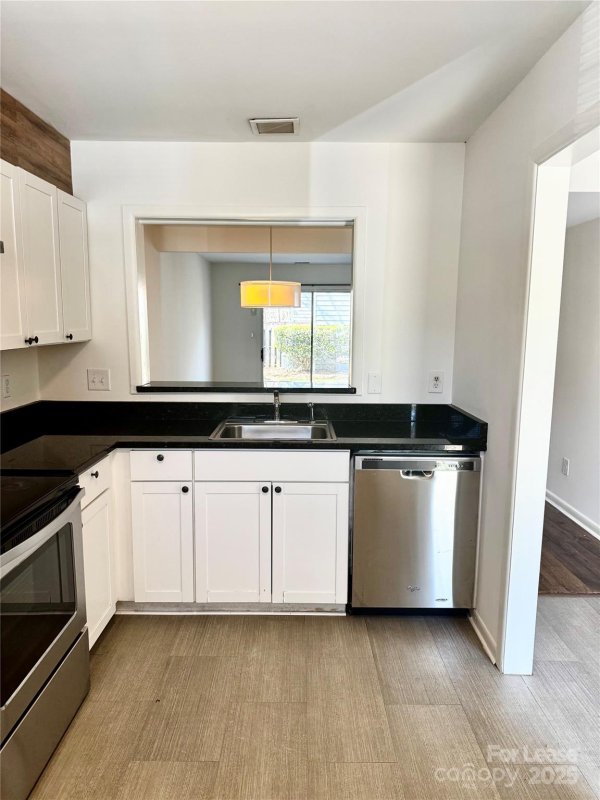 Property image 3 at 6102 Heath Ridge Court, Charlotte, NC 28210