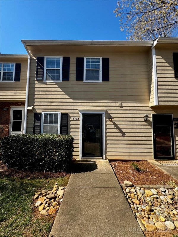 Property image 5 at 6102 Heath Ridge Court, Charlotte, NC 28210