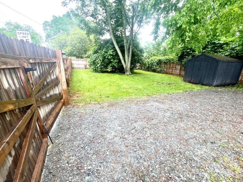 Property image 4 at 320 Skyland Avenue, Charlotte, NC 28205