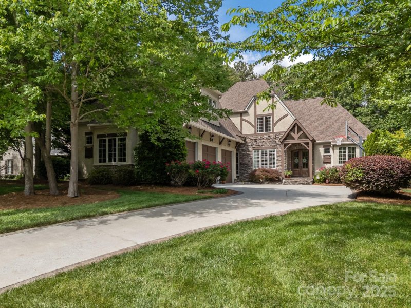 Property image 3 at 104 Golden Bell Court, Mooresville, NC 28117
