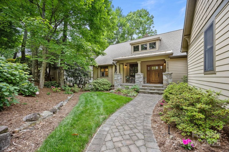 Dunroy On Rutledge, Hendersonville Community