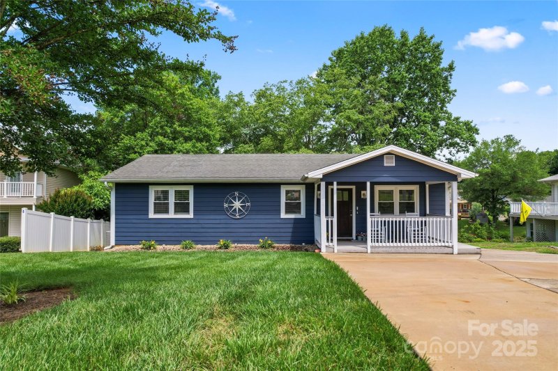 Property image 2 at 132 Marina Lane, Mooresville, NC 28117