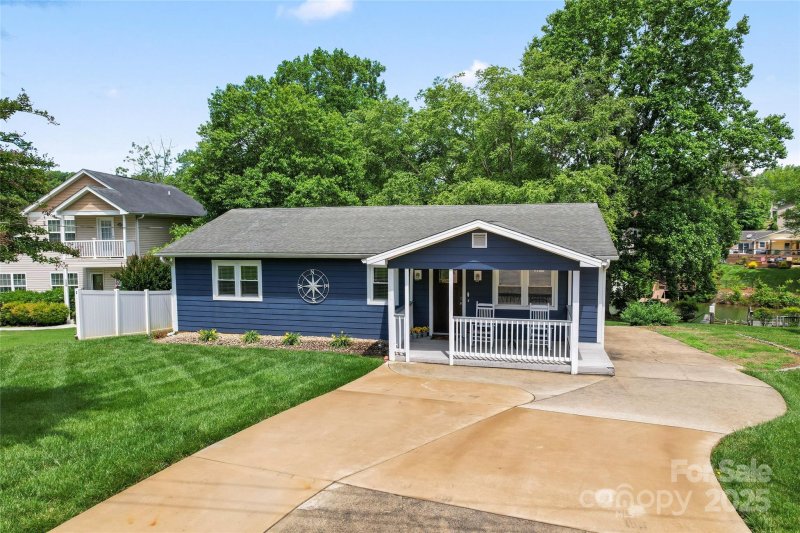 Property image 3 at 132 Marina Lane, Mooresville, NC 28117