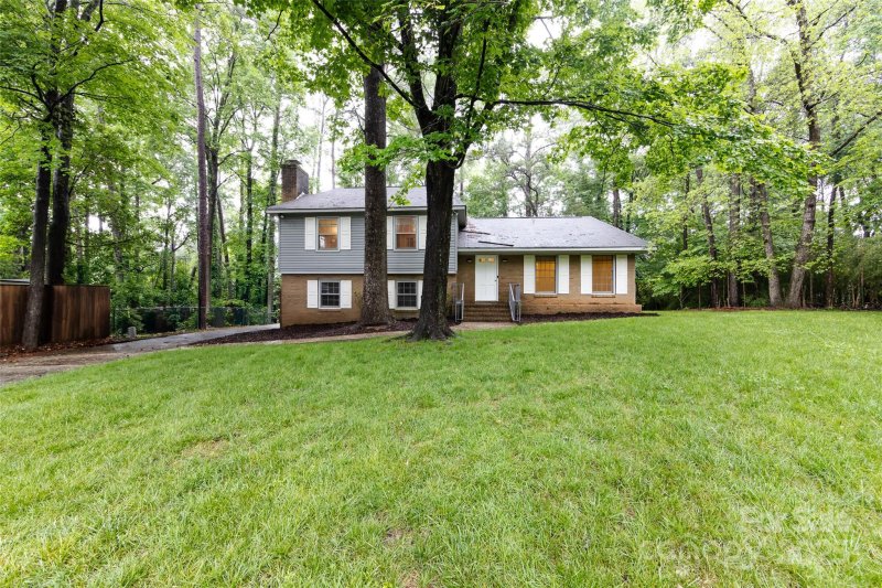 Property image 2 at 509 Selkirk Place, Charlotte, NC 28270