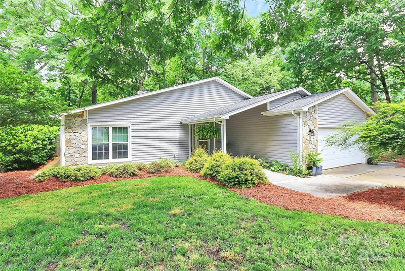 3708 Sweetgrass Lane