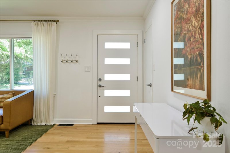 Property image 5 at 3549 Woodleaf Road, Charlotte, NC 28205