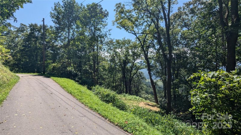 Property image 4 of 114 Trails End Lane in Countryside Acres, Waynesville, NC 28785