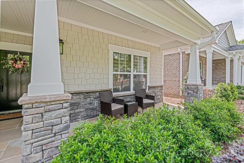 Property image 2 of 1109 Bunch Drive in Magnolia Glen, Statesville, NC 28677