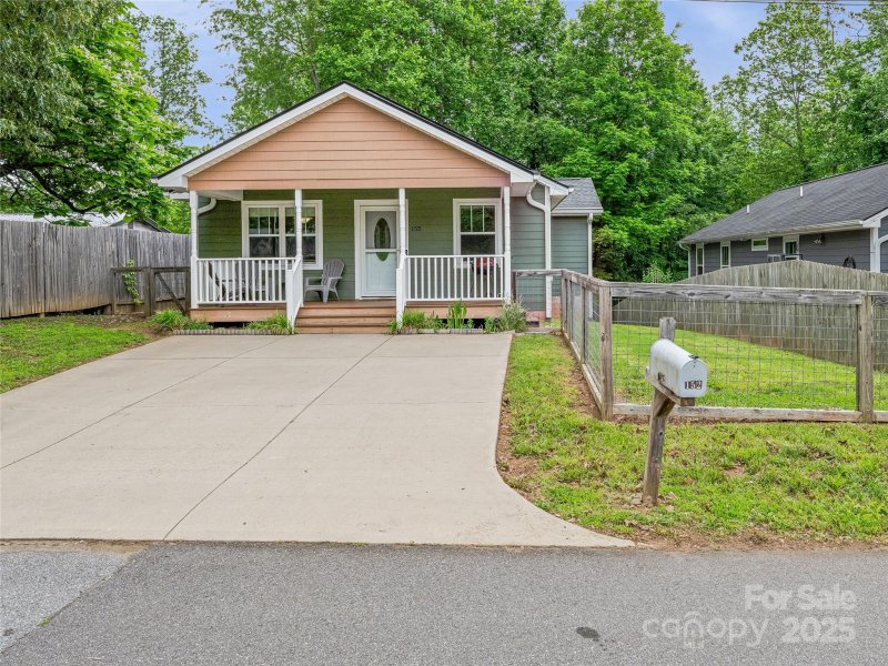 Property image 4 at 152 Marietta Street, Asheville, NC 28803