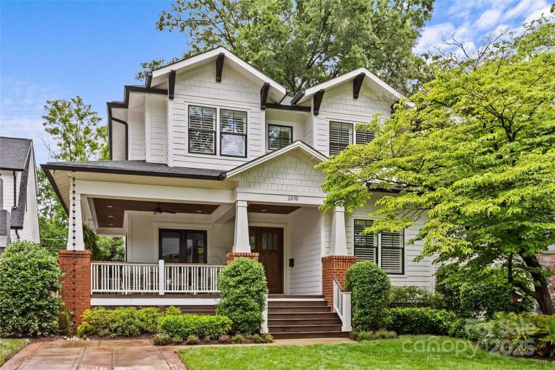 2615 Chesterfield Avenue