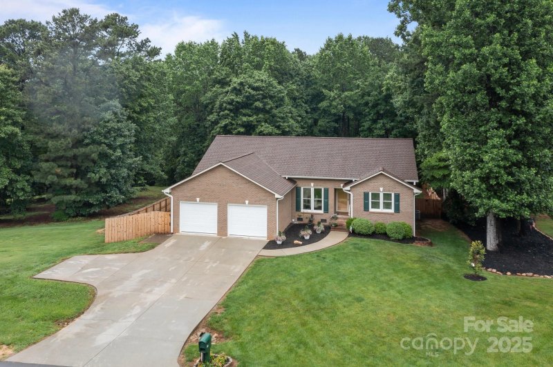 Property image 2 at 144 Sea Trail Drive, Mooresville, NC 28117