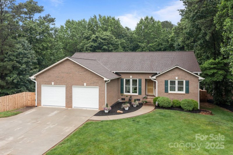 Property image 3 at 144 Sea Trail Drive, Mooresville, NC 28117