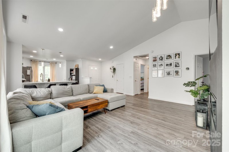 Property image 4 of 7442 Crestside Lane in Sherbrook, Charlotte, NC 28227