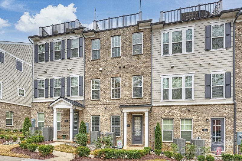 Property image 2 at 310 N Dotger Avenue, Charlotte, NC 28204