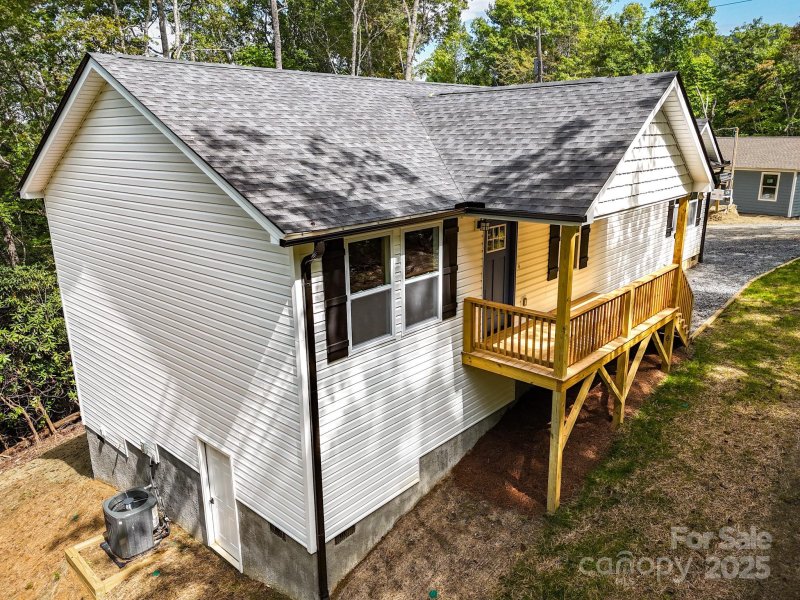 Property image 2 of 168 Erwin Hill Drive in Laurel Cove Retreat, Etowah, NC 28729