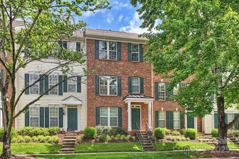 15639 Sir Charles Place