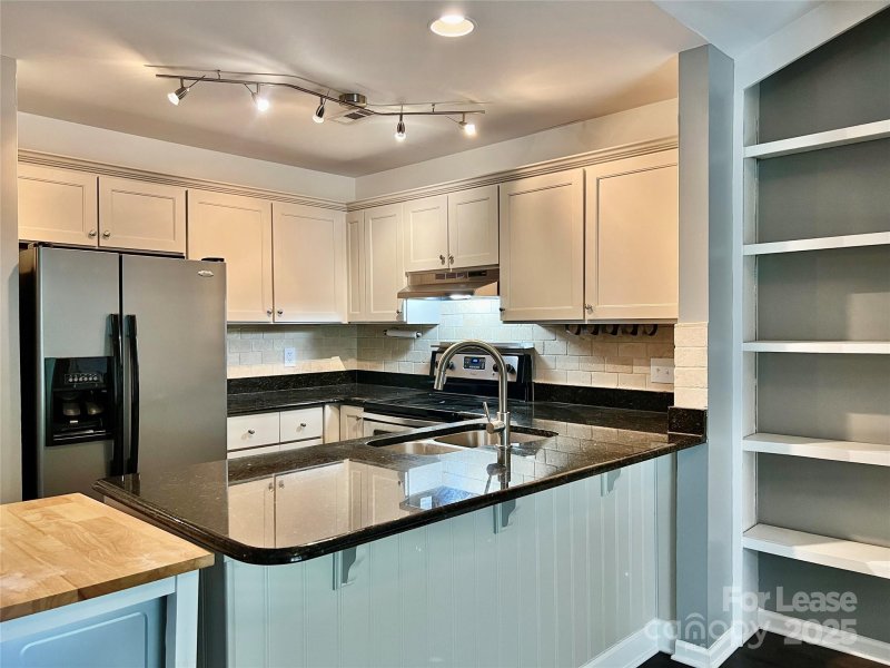 Property image 4 at 3306 Selwyn Farms Lane, Charlotte, NC 28209