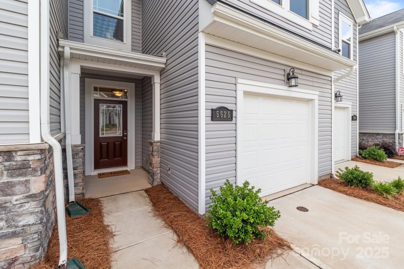 Property image 3 at 5625 Axil Lane, Charlotte, NC 28269