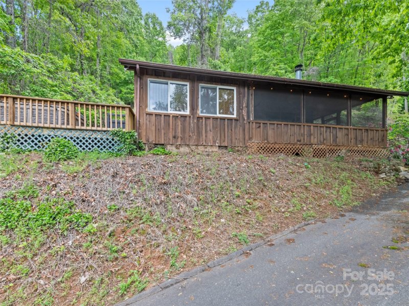 Property image 3 of 237 Biltmore Circle in Village View, Bryson City, NC 28713