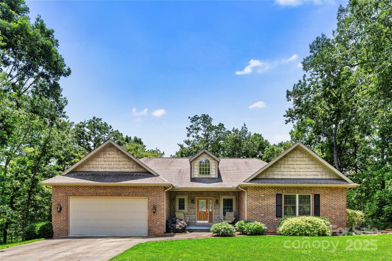 Shamrock Forest, Columbus Community