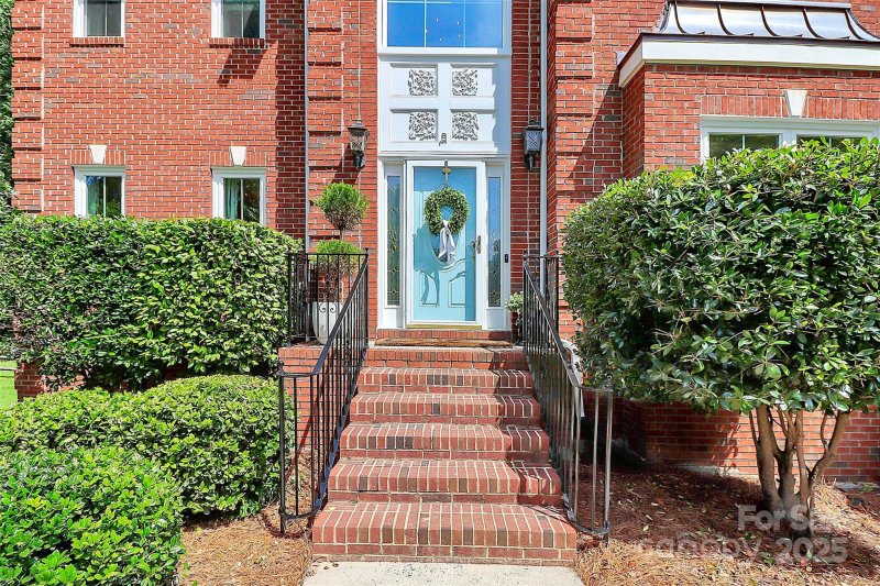 Property image 2 of 655 Powder Horn Lane in Hunters Pointe, Indian Trail, NC 28079