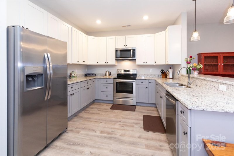 Property image 3 of 138 Foxden Drive in Fox Glen Condominium, Fletcher, NC 28732