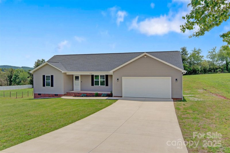 154 Stable Brook Lane