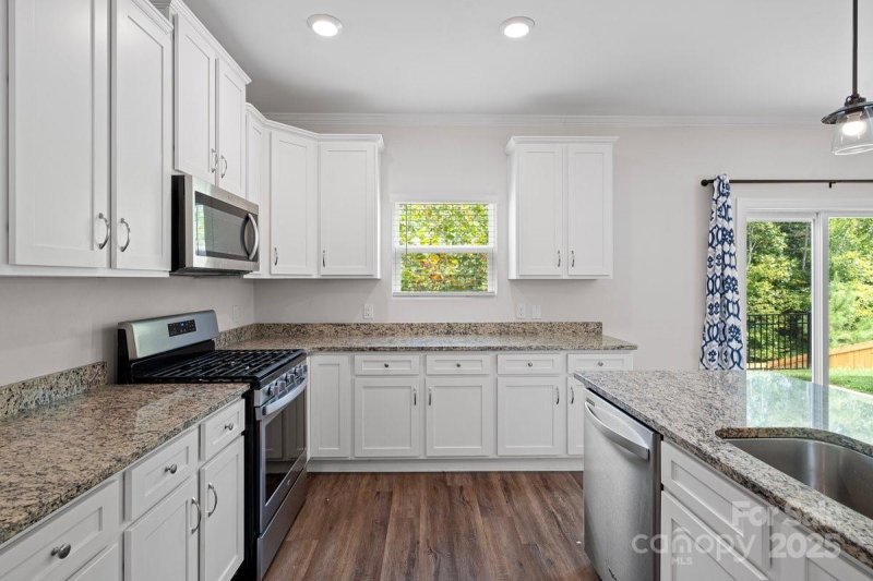 Property image 4 at 687 Cape Fear Street, Fort Mill, SC 29715