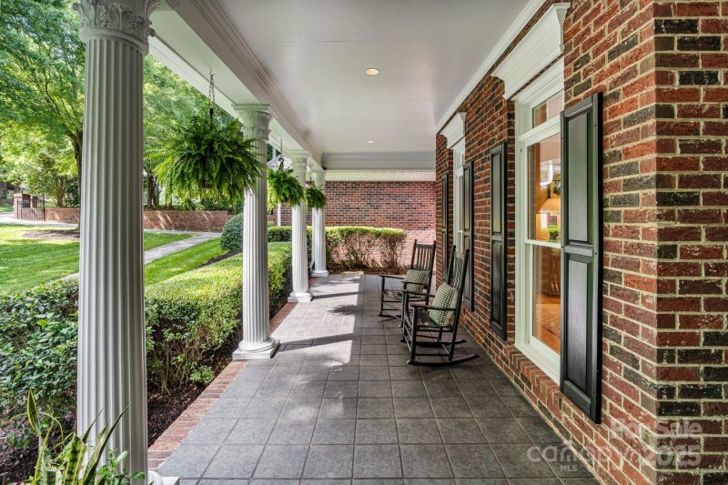 Property image 4 of 4920 Parview Drive in Carmel Estates, Charlotte, NC 28226