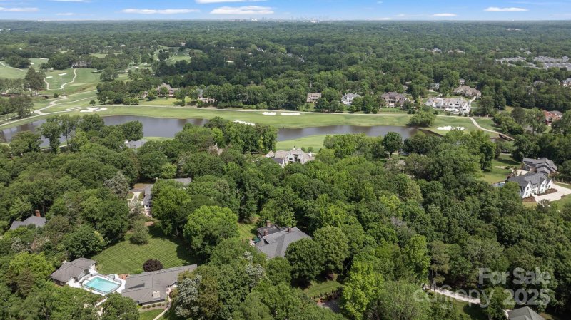 Property image 5 of 4920 Parview Drive in Carmel Estates, Charlotte, NC 28226