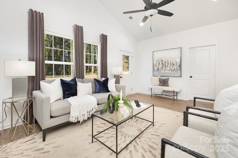 Property image 2 at 1129 Thayer Glen Court, Charlotte, NC 28213