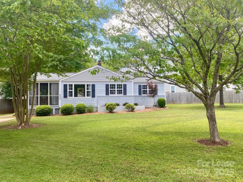 5300 Buckingham Drive