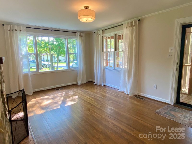 Property image 5 at 5300 Buckingham Drive, Charlotte, NC 28209