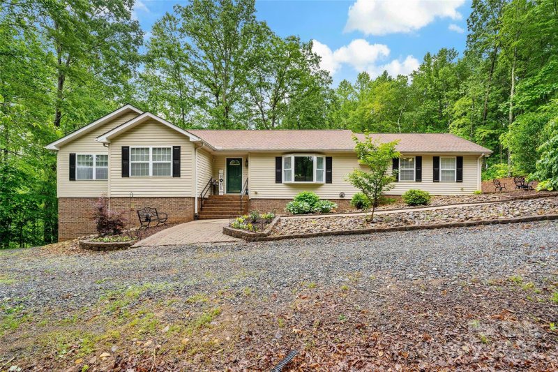 Property image 2 at 174 Sassafras Hill Drive, Rutherfordton, NC 28139