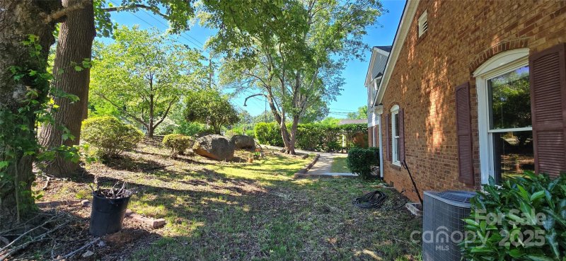 Property image 5 of 401 Pamela Street in Gardner Woods, Gastonia, NC 28054