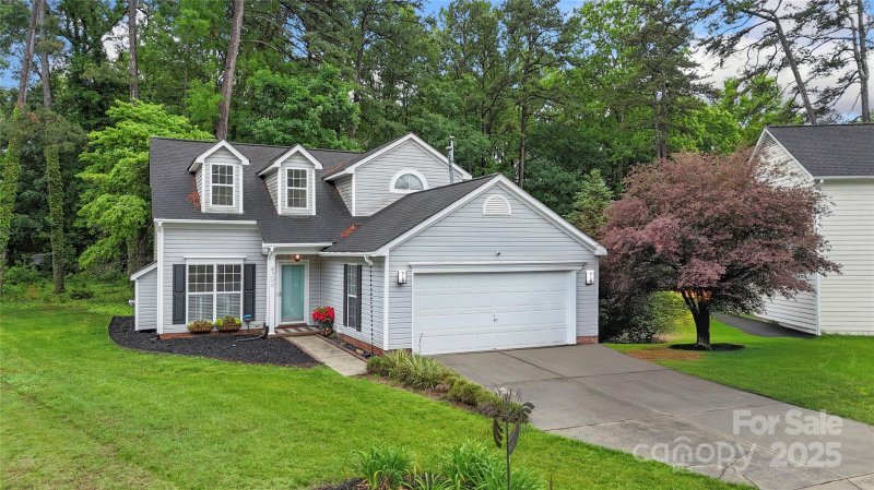 8302 Holbrook Square Court