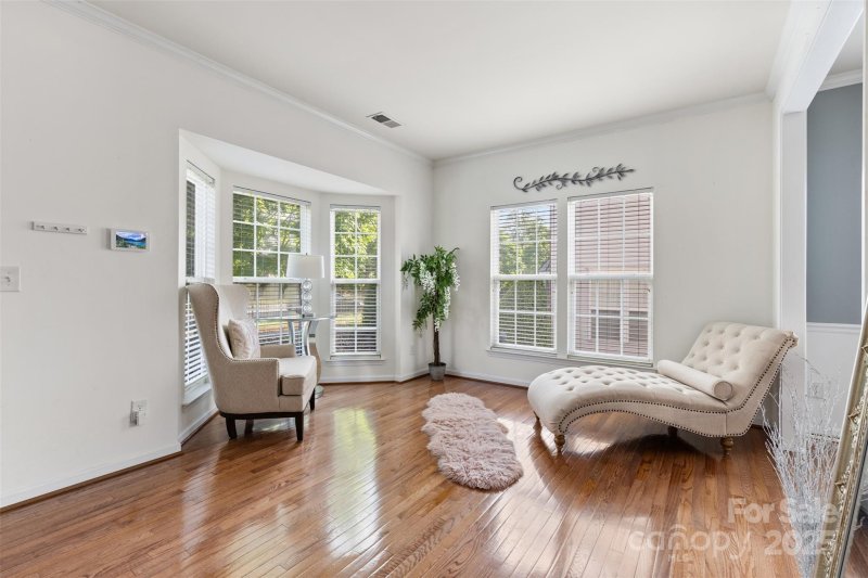 Property image 3 of 9775 Mallard Glen Drive in Mallard Glen Village, Charlotte, NC 28262