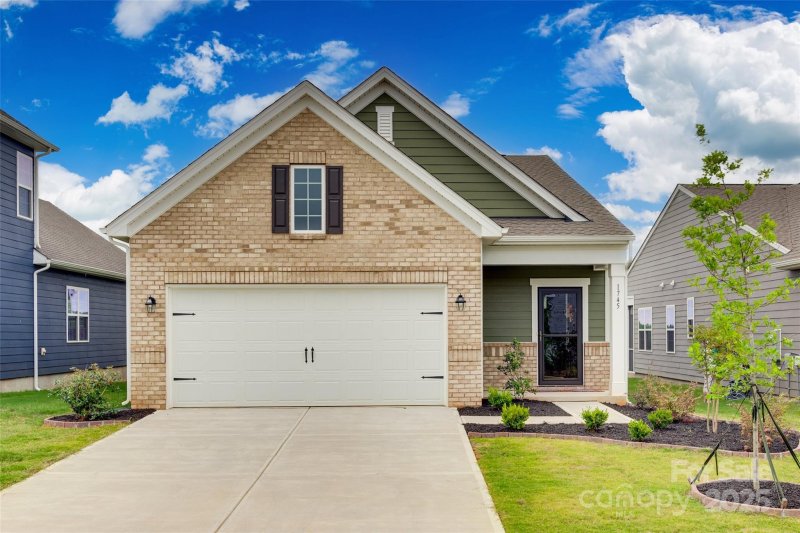 Property image 2 of 1745 Otter Perch Lane in Elizabeth, Fort Mill, SC 29715