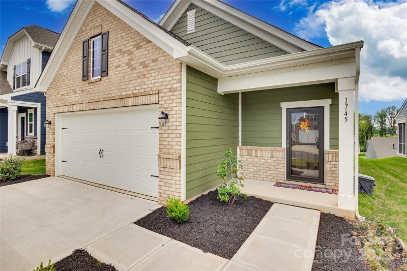 Property image 3 of 1745 Otter Perch Lane in Elizabeth, Fort Mill, SC 29715