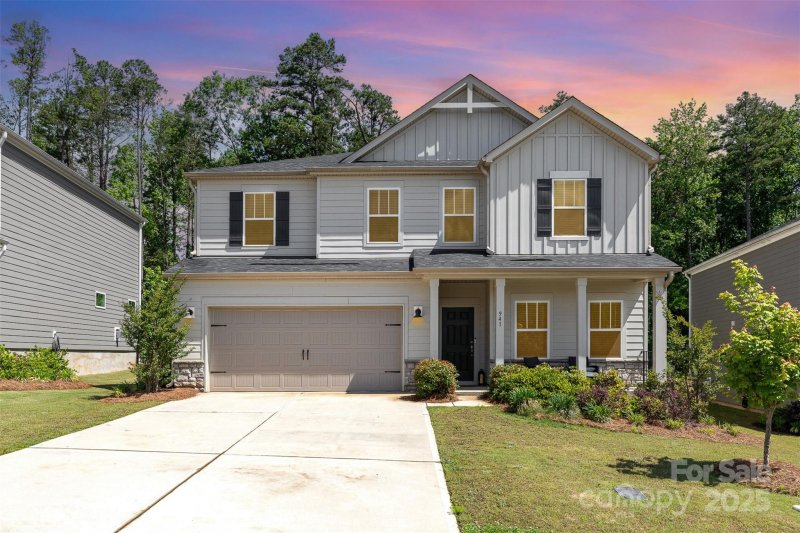 Amberley, Belmont Community