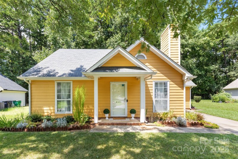 Property image 2 of 6201 Sunbridge Court in Sunstone, Charlotte, NC 28269