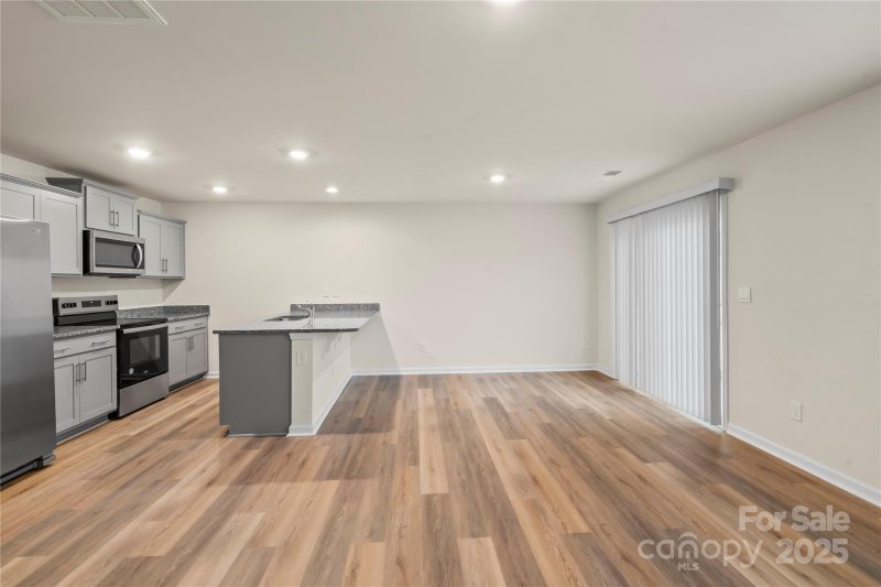 Property image 4 of 4116 Lurelin Lane in Mallard Creek Towns, Charlotte, NC 28262